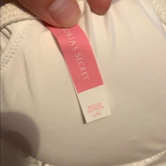 Victoria Secret swim top size L - Picture 3 of 3